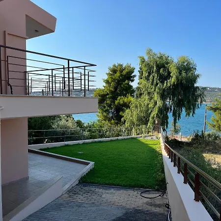 Sea Breezes Villa *